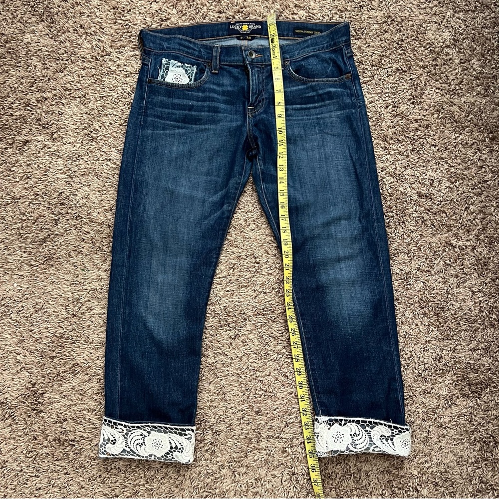 Size 6 Lucky Brand Blue Cropped Jeans w/lace